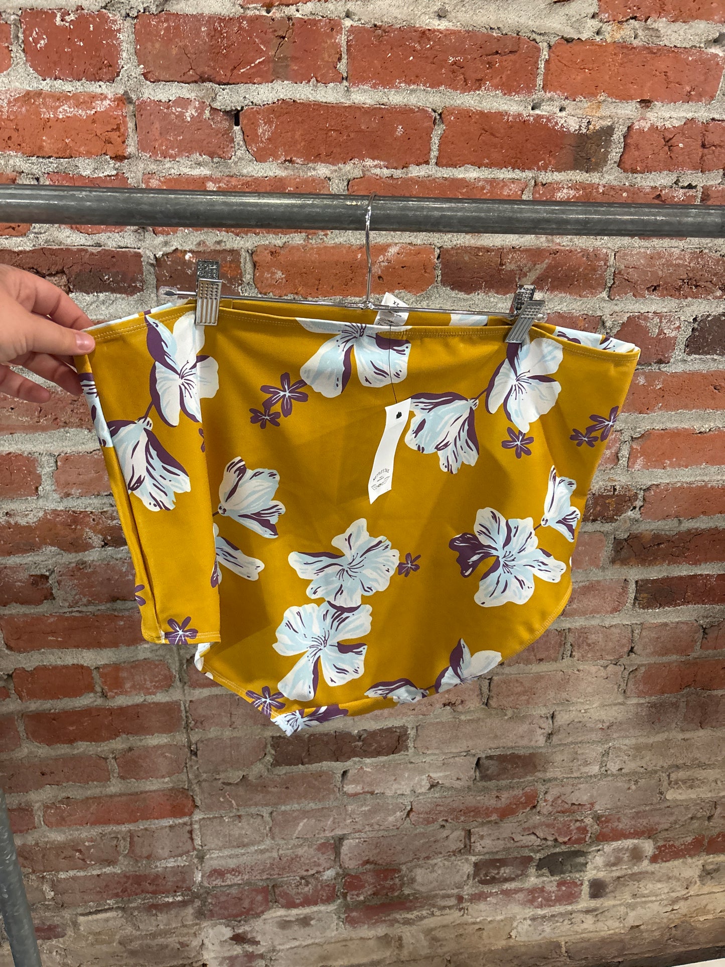 2X Yellow Floral Nettle's Tale Alicia Bottoms