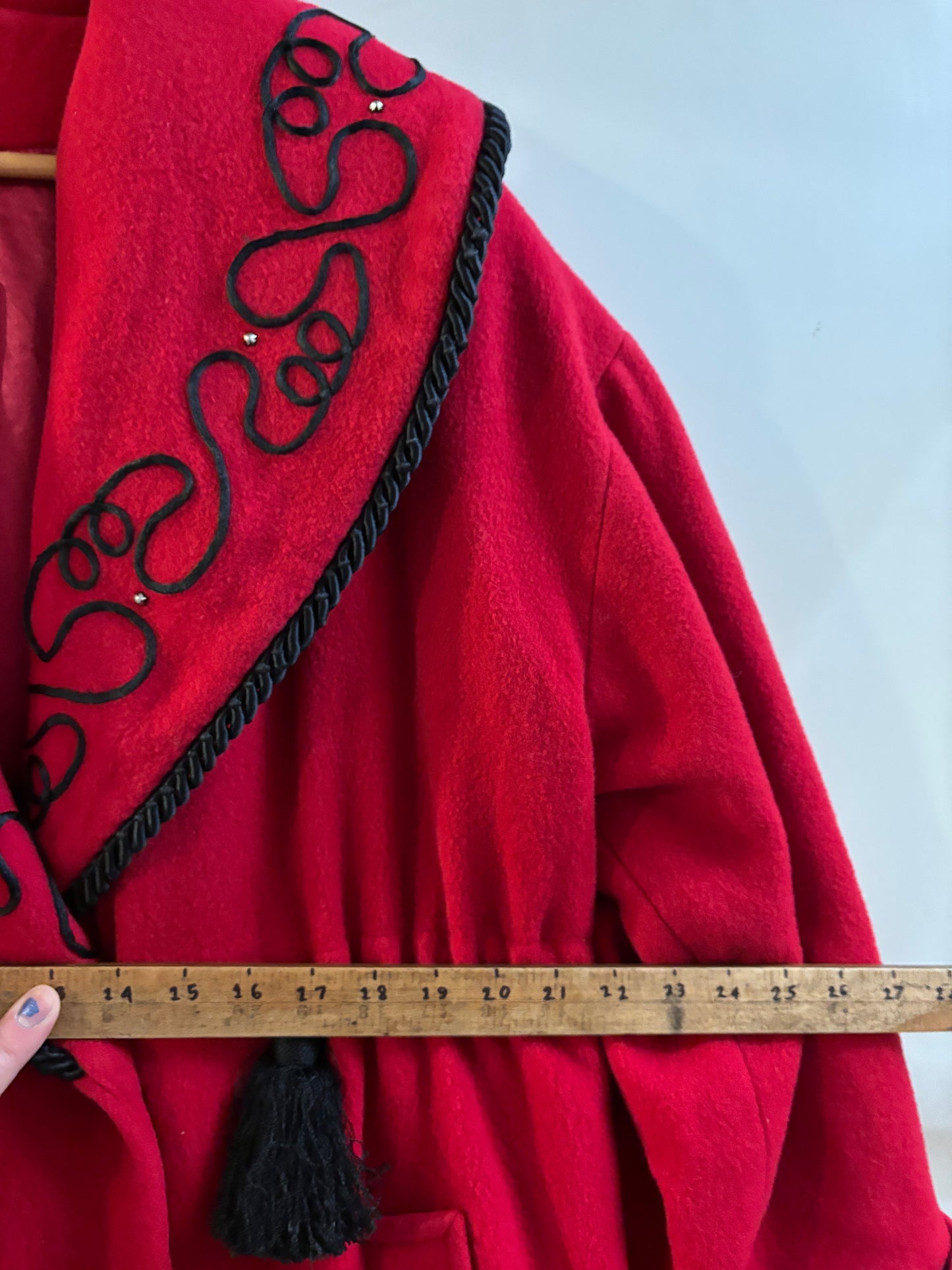 size L/G red wool with black details VINTAGE Braemar jacket