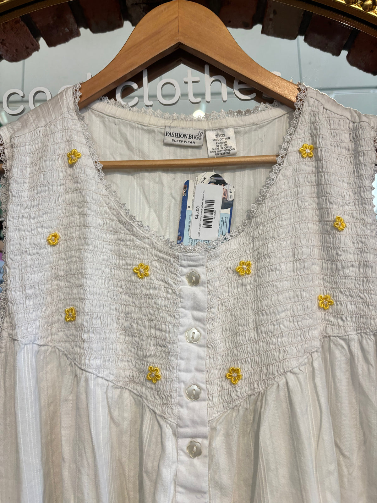 AS IS size 30/32 white cotton yellow flowers VINTAGE Fashion Bug dress - sleep