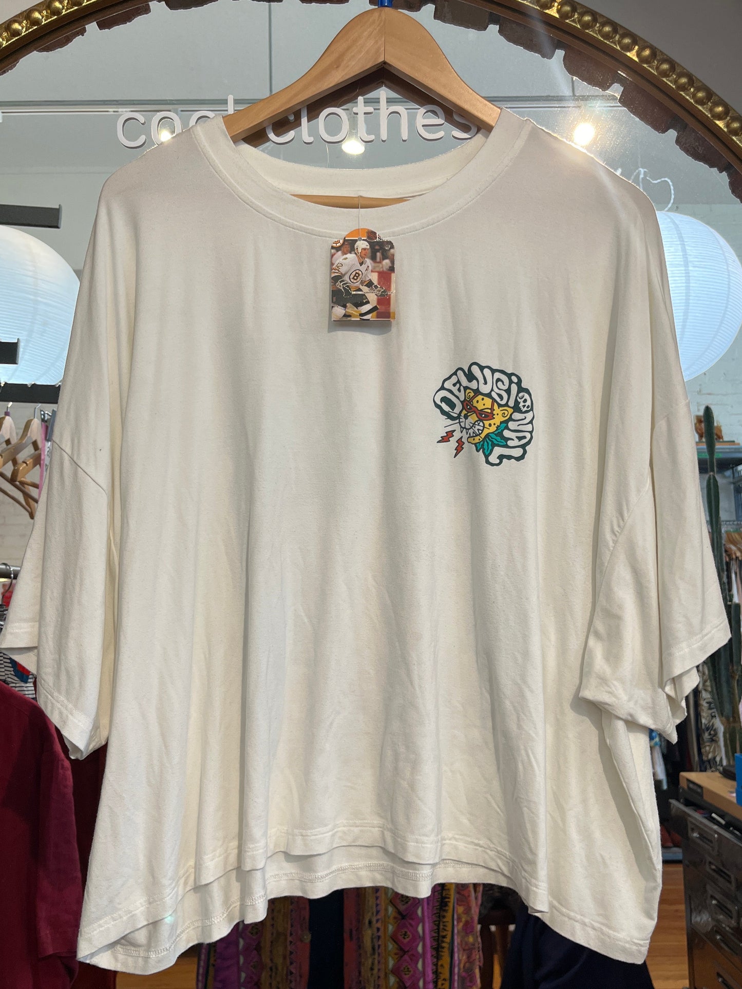 size 2X white delusional era Octopied Mind tee - crop