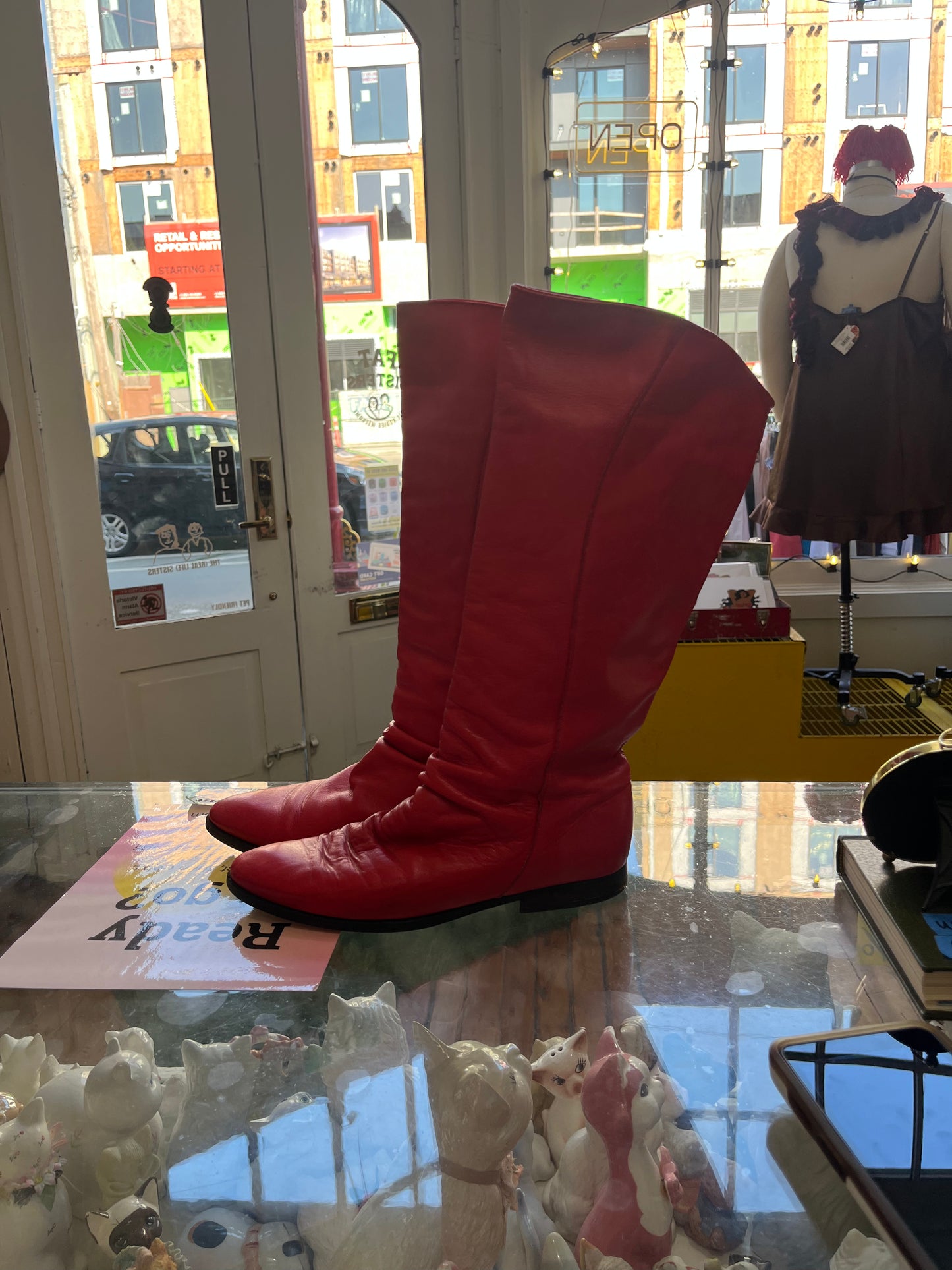size 9 red LEATHER VINTAGE Santana boots