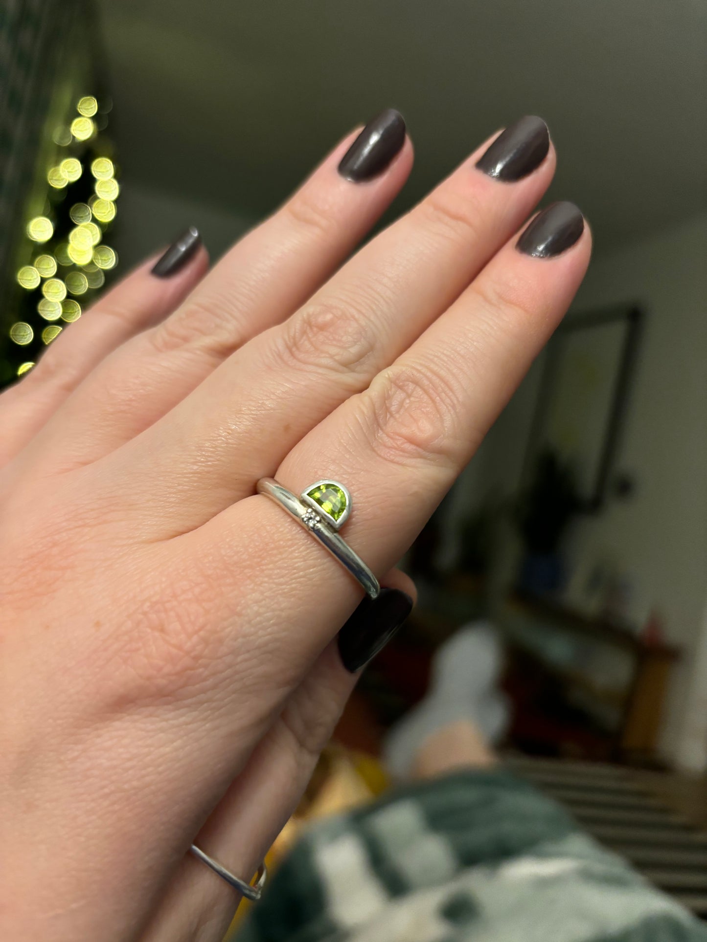 Zaleska peridot gaze ring