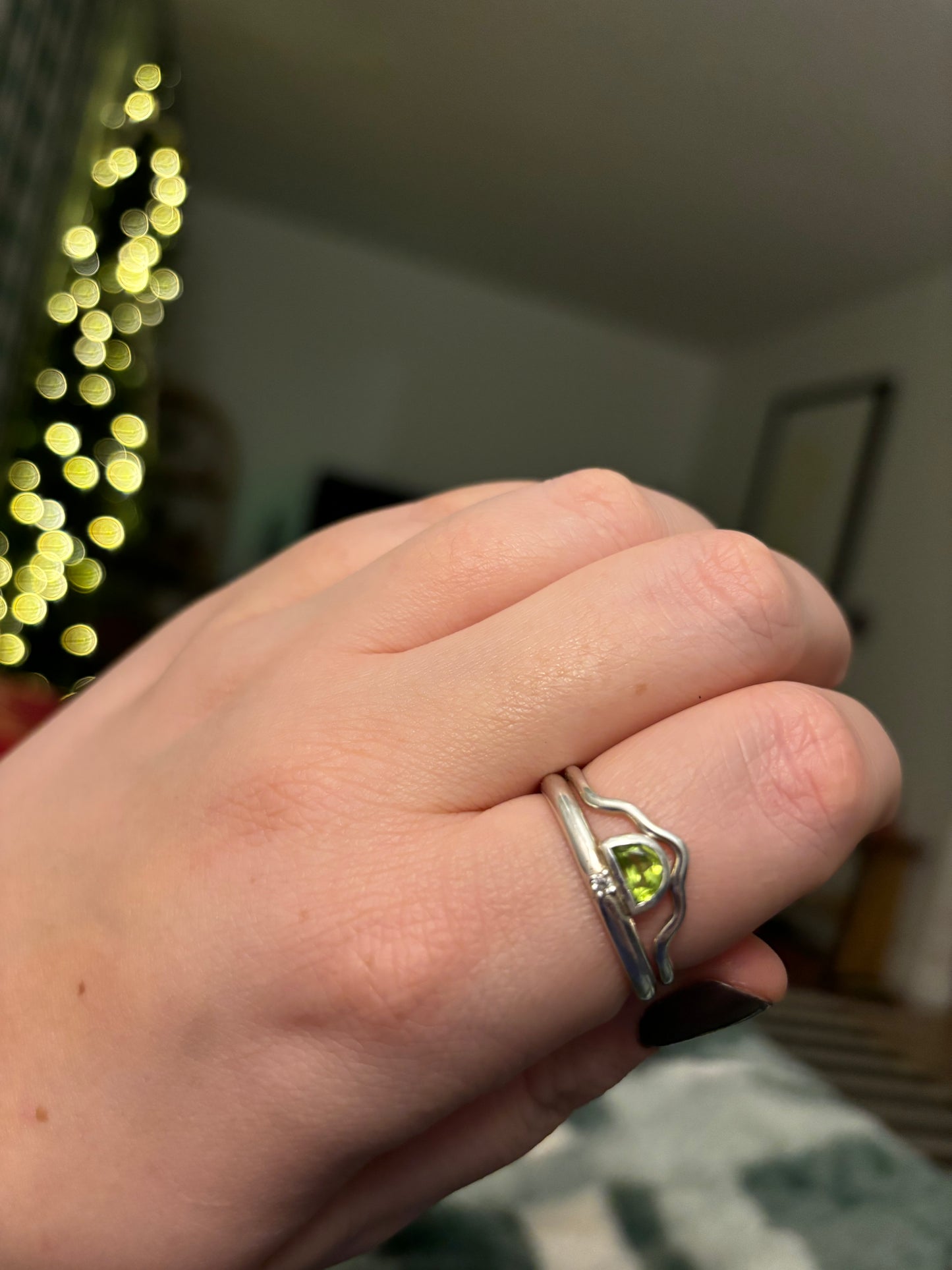 Zaleska peridot gaze ring