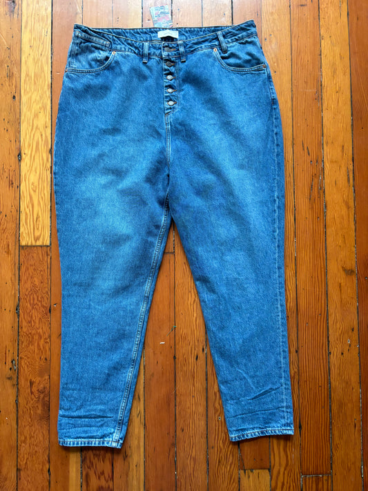 size 40 Bonnie blue Decade jeans - taper (Copy)