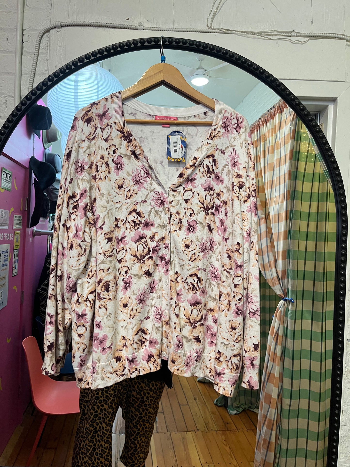 size 30/32 white pink peach flowers Woman Within cardigan - knit