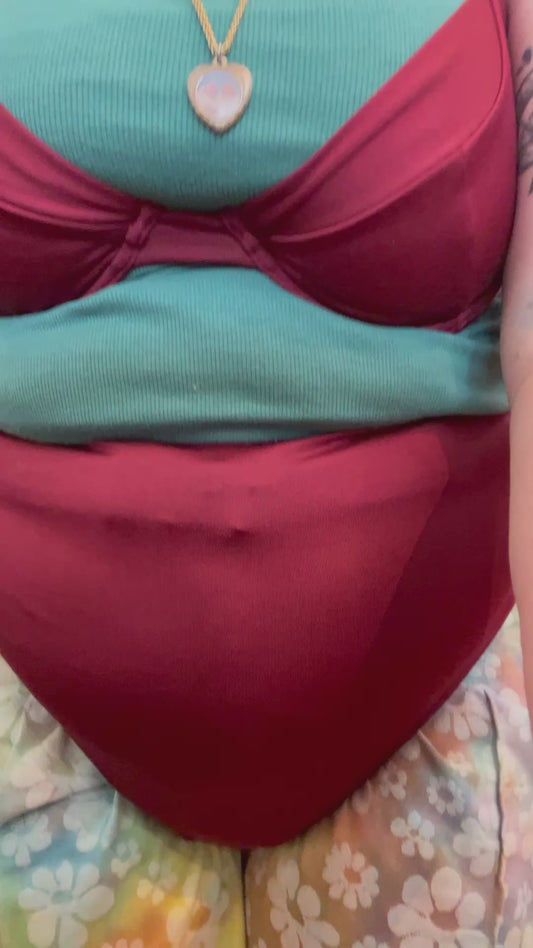 Size XXXL burgundy Londre swim top