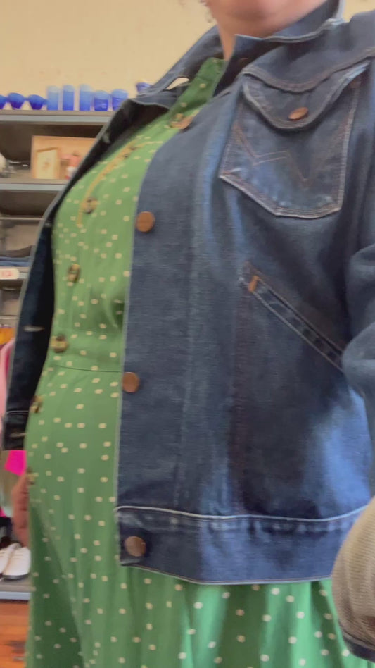 size 2X dark with embroidery vintage Wrangler jean jacket
